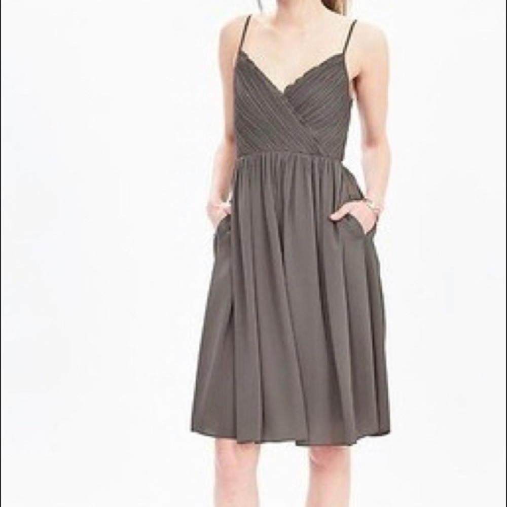 NWT Banana Republic Taupe Summer Dress Size 0